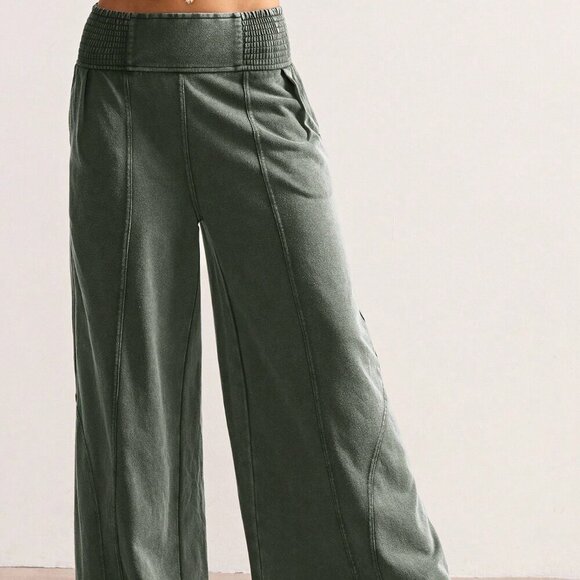 Army Green Casual Women's Loose Wide Leg Smocked Waist Pants - Picture 2 of 9